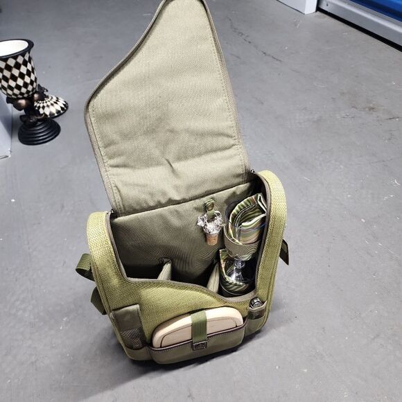 Picnic at Ascot Wine & Cheese Cooler Bag - Picture 3 of 6